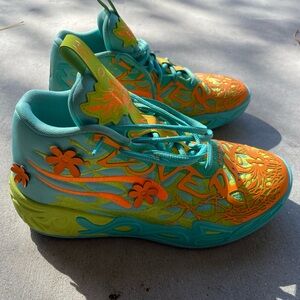 Scooby-Doo Basketball Shoes Size 6 US Puma LaMelo Ball